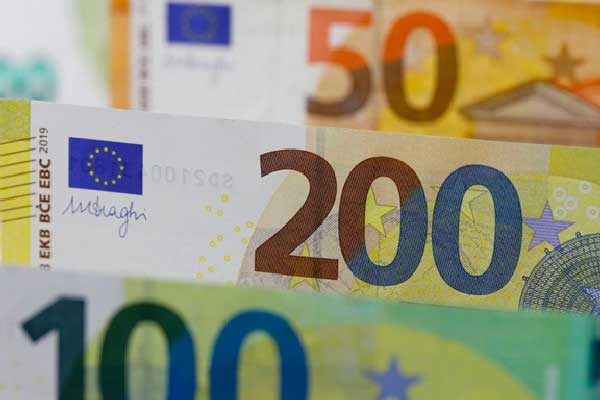 里士满联储行长：捉襟见肘的消费者限制了企业定价能力